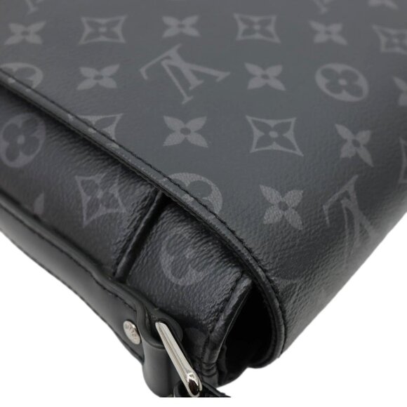 Louis Vuitton District MM Monogram Eclipse Messenger Bag Black - Picture 4 of 13